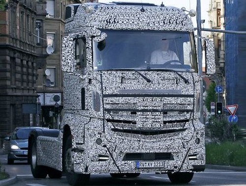 mercedes-axor-actros-espias-1.jpg