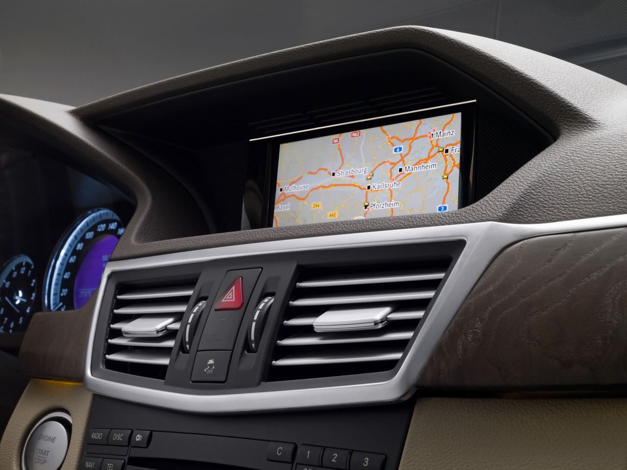 Navigation systems for mercedes benz