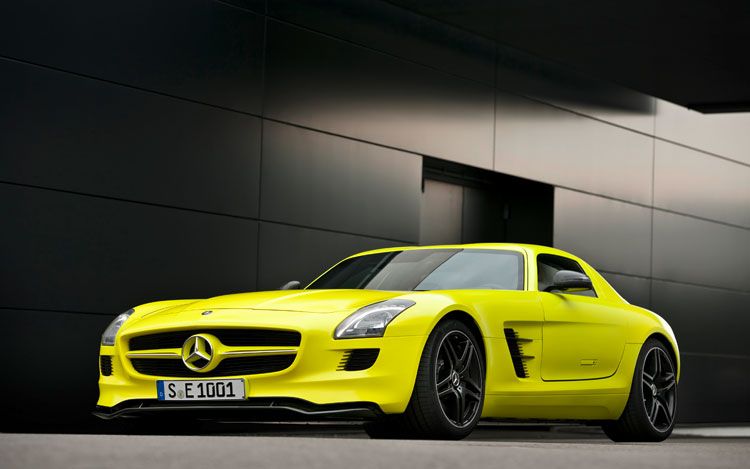 David Coulthard takes the SLS AMG ECell for a ride