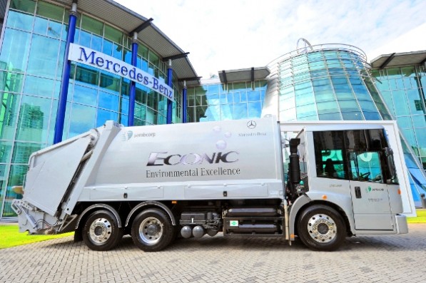 mercedes benz econic delivered to singapore 23111 11 597x397 Singapore gets mercedes benz econic delivered to singapore 23111 11 597x397 Singapore gets
