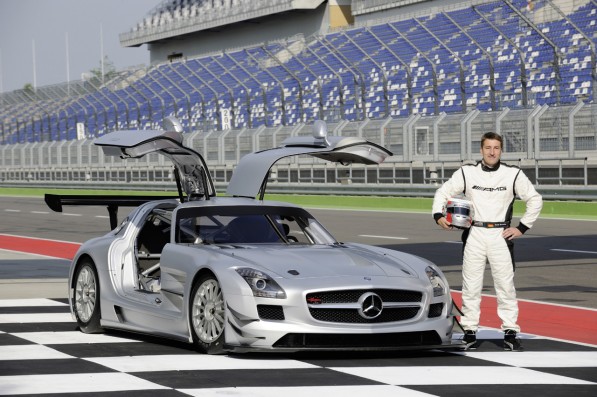 78951114473776048403210c885043 597x397 SLS AMG GT3 tearing through its 