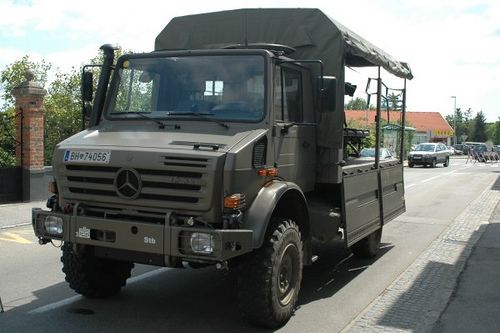 mercedes benz unimog military