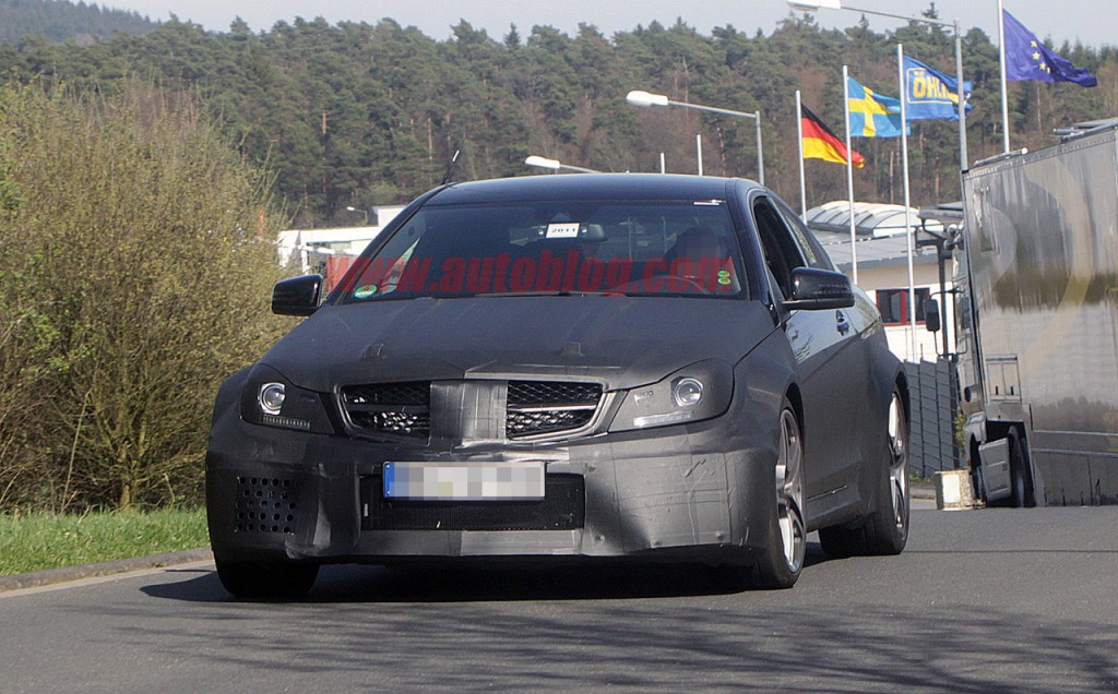 c coupe black series 1 1024x636 The C63 AMG Black Series under spy camera