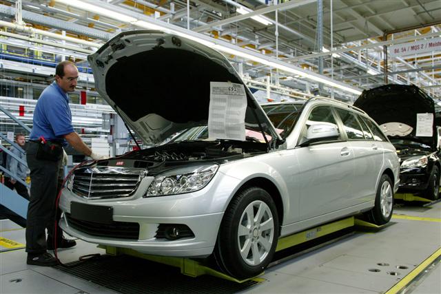 Bremen plant launches production of new C-Class station wagon