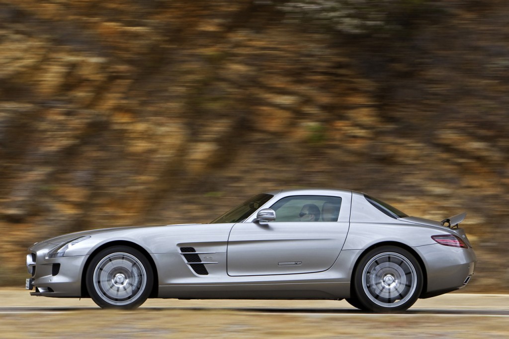 Мерседес Бенц SLS 80 год