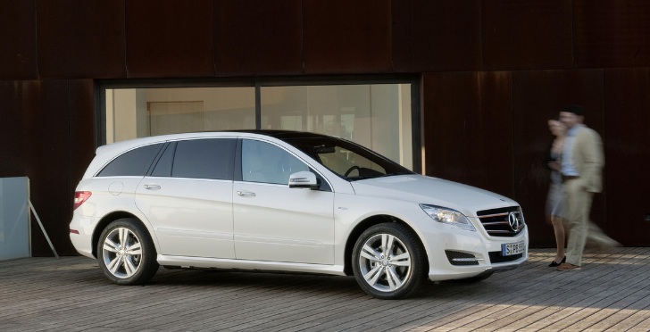 Mercedes R-Class Was Pulled Out from the US