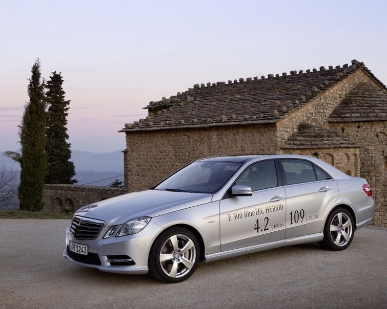 Mercedes-Benz Outs E-Class Hybrid