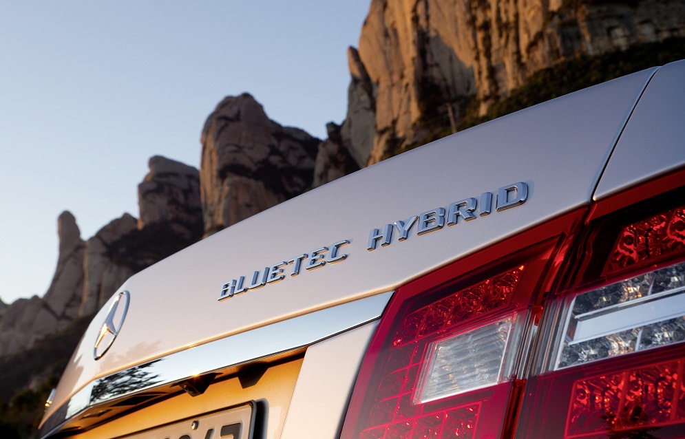 Mercedes-Benz E 300 BlueTEC HYBRID Awarded A+ Efficiency Rating, Environmental Certificate