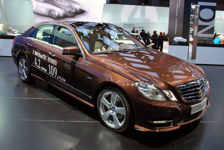 The new Mercedes Benz hybrid vehicle