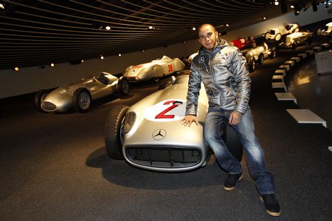 Lewis Hamilton Gets To Grips With Being Part Of Mercedes
