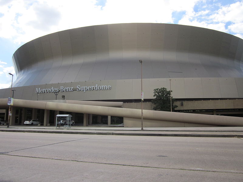 800px-Mercedes-Benz_Superdome_Poydras_1