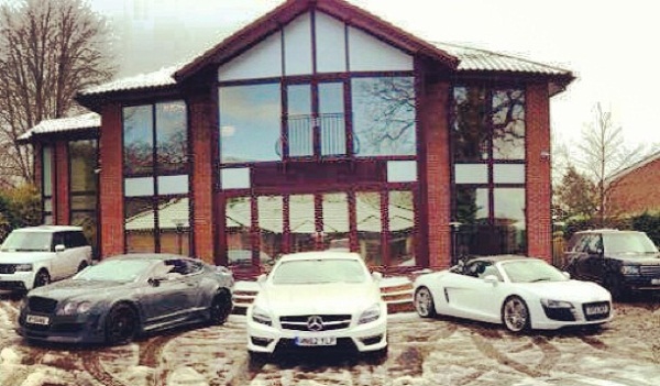 A Look at the Awesome Car Collection of Amir Khan