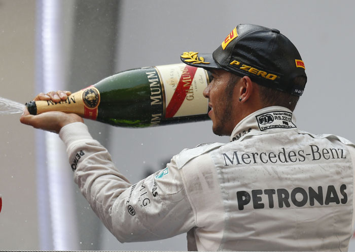 [F1] Hamilton Gets Podium Finish; Rosberg Retires in Chinese Grand Prix