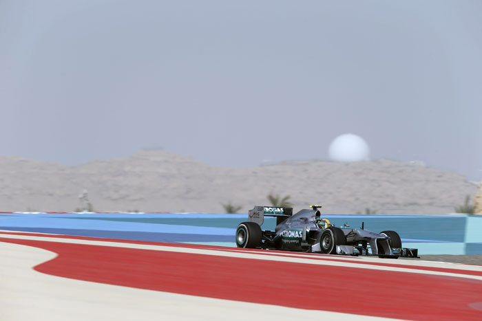 [F1] Mercedes with Mixed Performance in First Two Practices