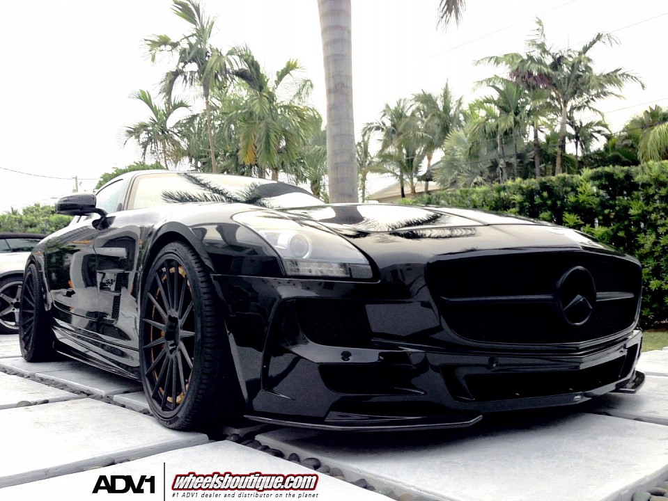 Cool-Looking Mercedes-Benz SLS AMG Darth Vader