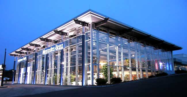 Daimler to Sell Four German Mercedes-Benz Outlets in Cost-Cutting Move