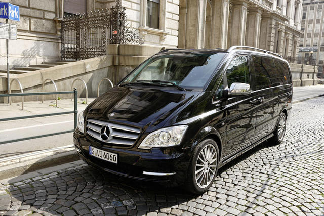 A Peek Inside the Mercedes-Benz Carisma Viano V1