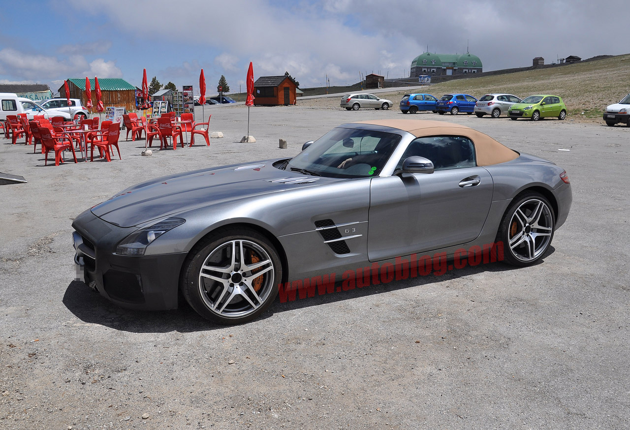 Mercedes-Benz SLS AMG Spotted with a Couple of Changes