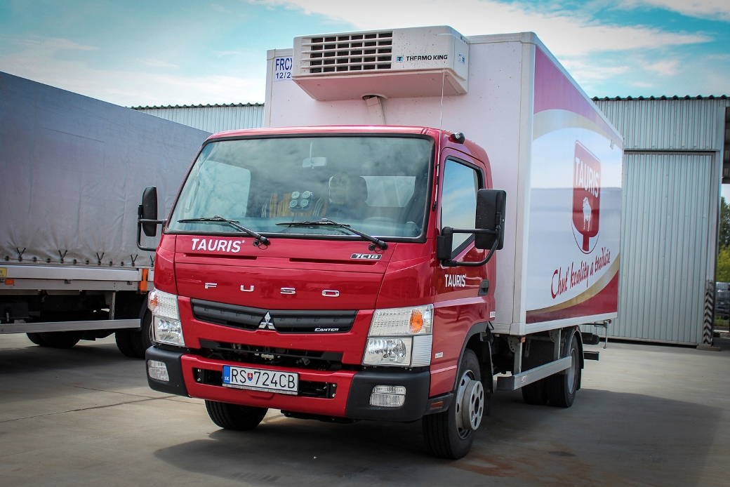 Кантер 5 тонн. Mitsubishi Fuso Canter. Мицубиси Фусо Кантер. Фусо Кантер 5 тонн. Грузовик Фусо.