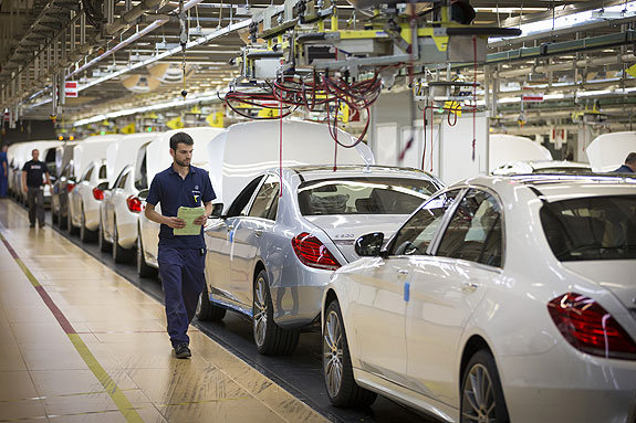 New-Mercedes-Benz-S-Class-launched-in-USA