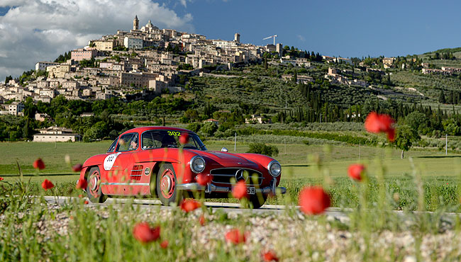 Mercedes-Benz Wins Six Categories in 2014 Motor Klassik Award