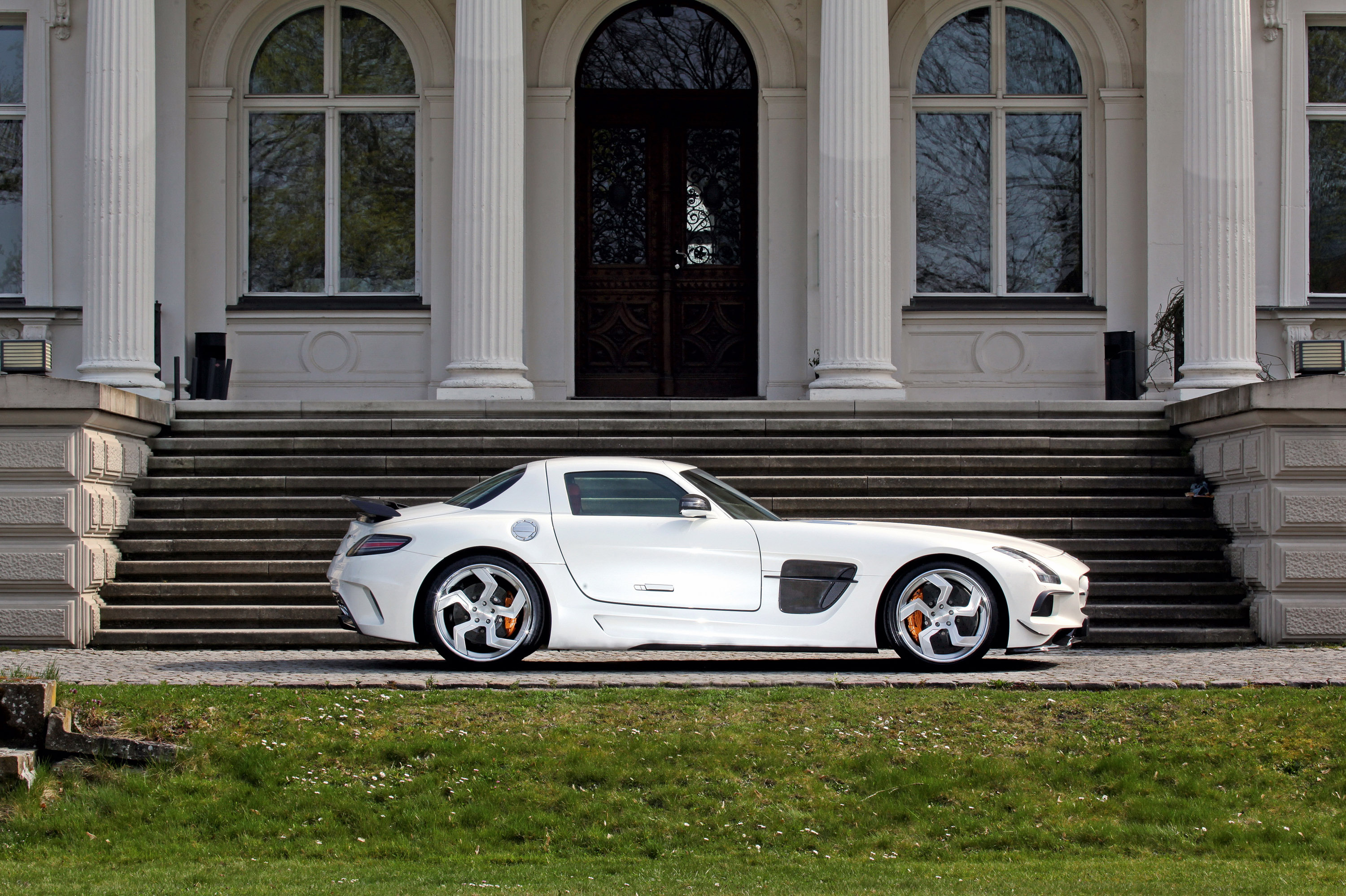 Mercedes SLS AMG