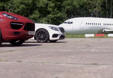 Porsche Cayenne Turbo S Eats The Dust Of The Mercedes-Benz S63 AMG