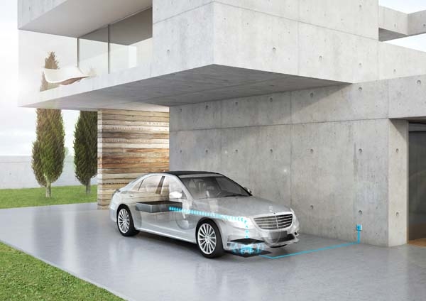 Daimler and BMW to Make Standardized Wireless EV Chargers