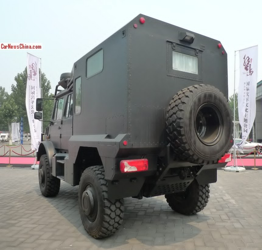 mercedes-unimog-u5000-15.jpg