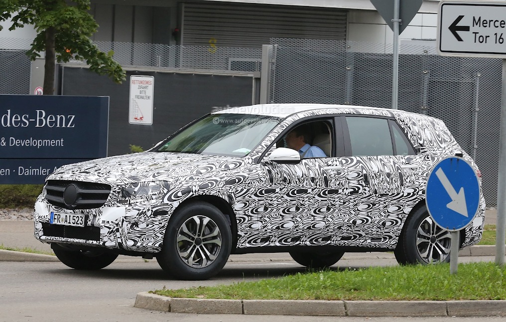 Latest Images Of Upcoming Mercedes-Benz GLK Emerge Recntly