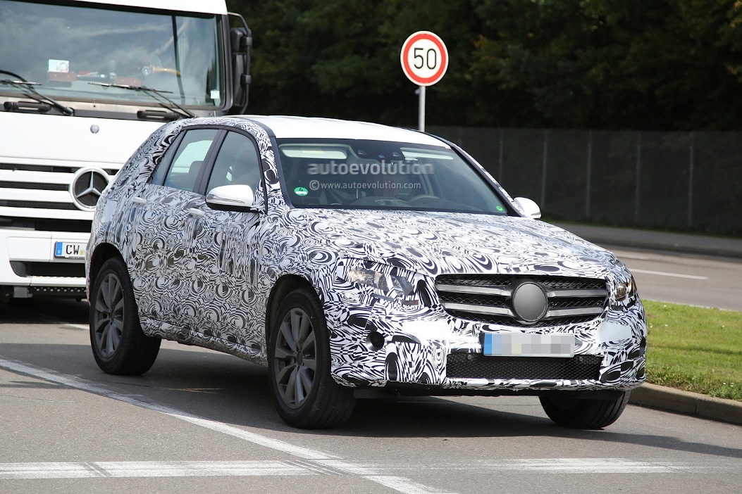 Images Of Next Generation Mercedes-Benz GLK With Less Camo Emerge
