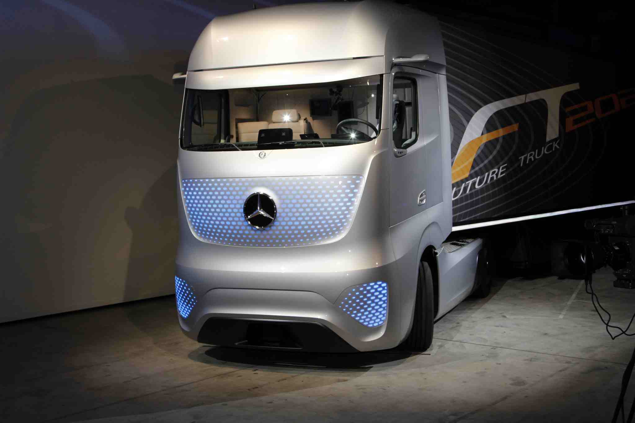 MercedesBenz Future Truck 2025 Makes Its Debut at the IAA