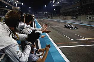Lewis-Hamilton-wins-2014-F1-drivers-championship