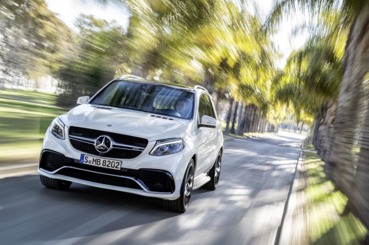2016 Mercedes-Benz GLE with Facelift Strips Down Its Camo