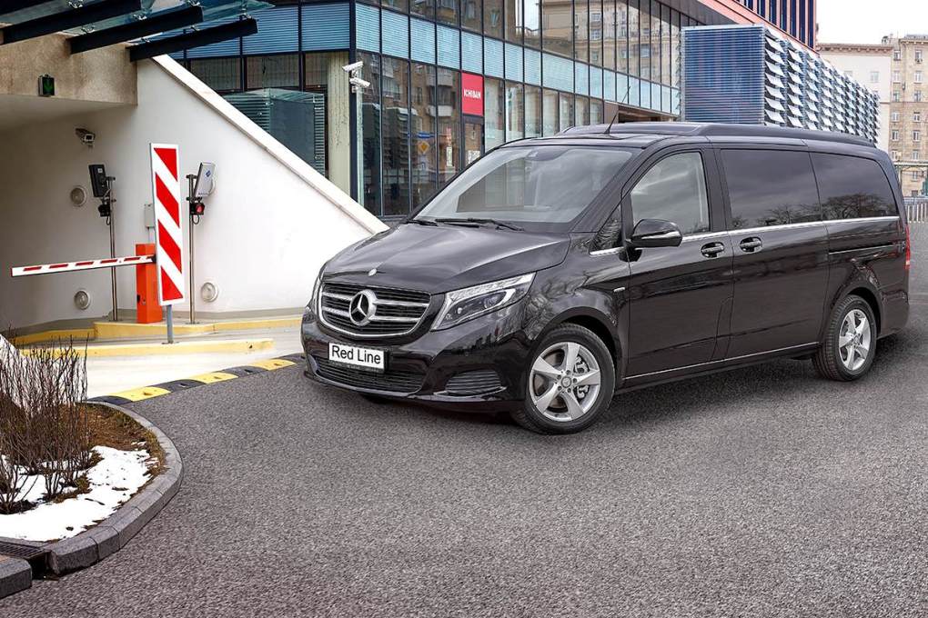 Redline Engineering Enhances The Interior Of The 2015 Mercedes-Benz V-Class