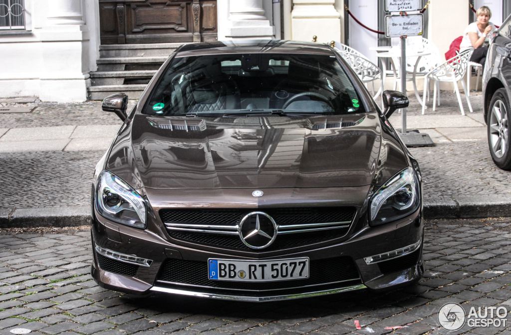 Paint Job Makes This Mercedes-Benz SL65 AMG Stand Out In The Crowd
