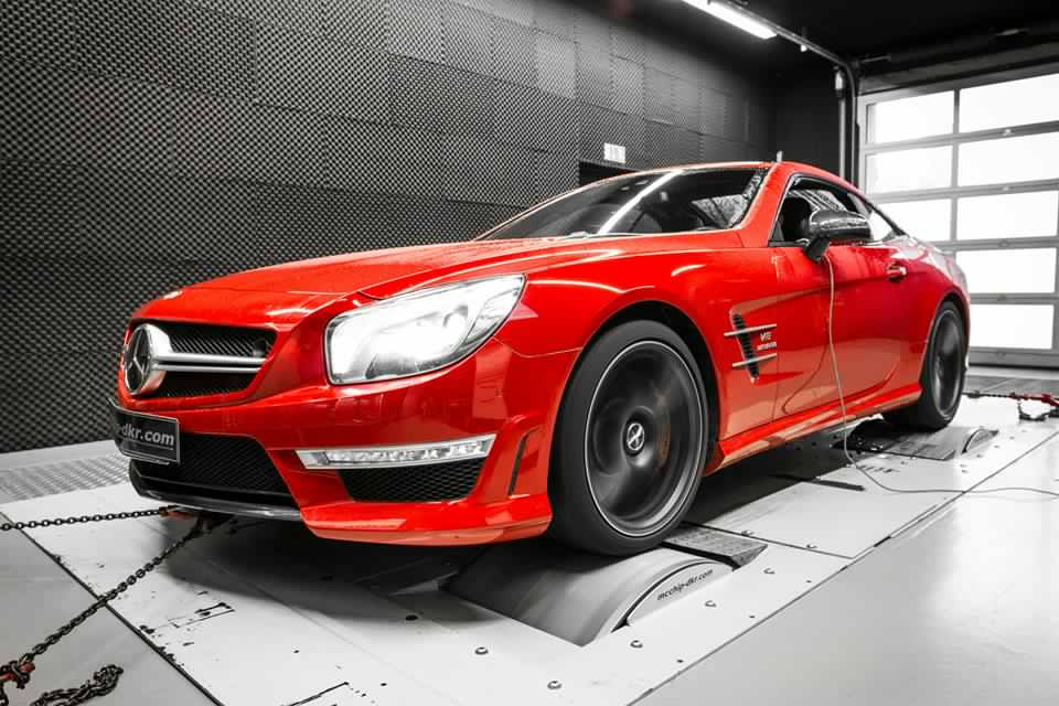 Output of Mercedes SL 63 AMG Raised to 712 HP by McChip