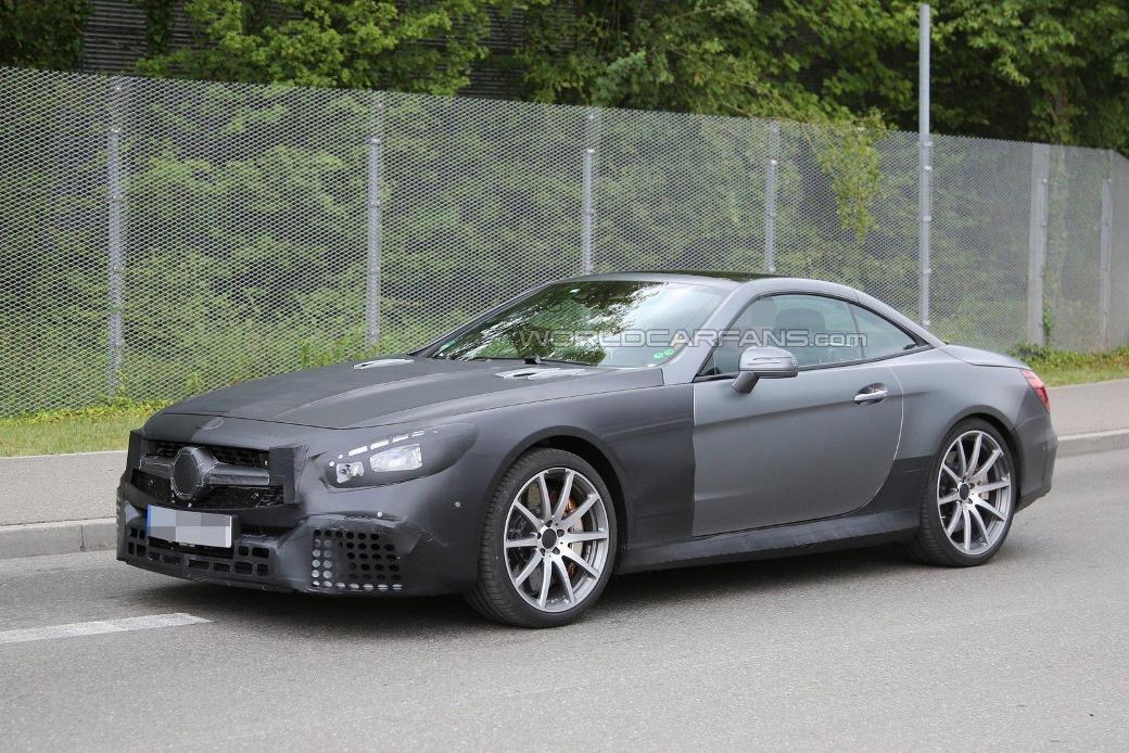 Face-Lifted Mercedes-AMG SL63 Spotted