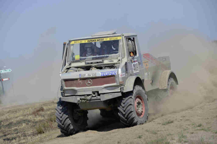 Mercedes-Benz Unimog (1)