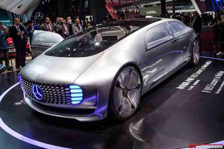 Should Mercedes-Benz Be Worried About the Apple Car?