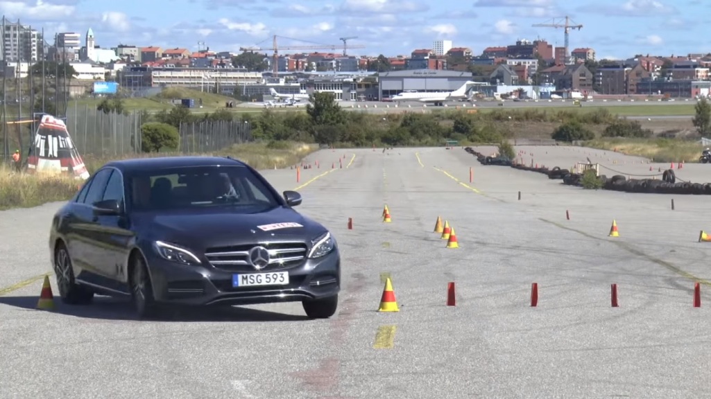 Mercedes-Benz C350e Failed Swedish Moose Test