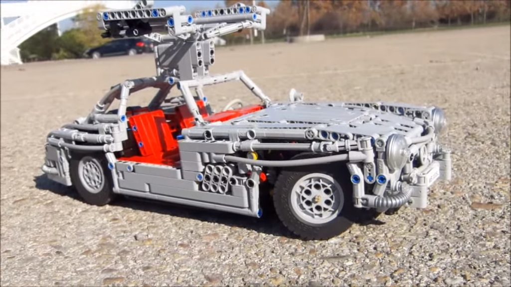 Check Out This Mercedes-Benz 300SL Gullwing Lego Model