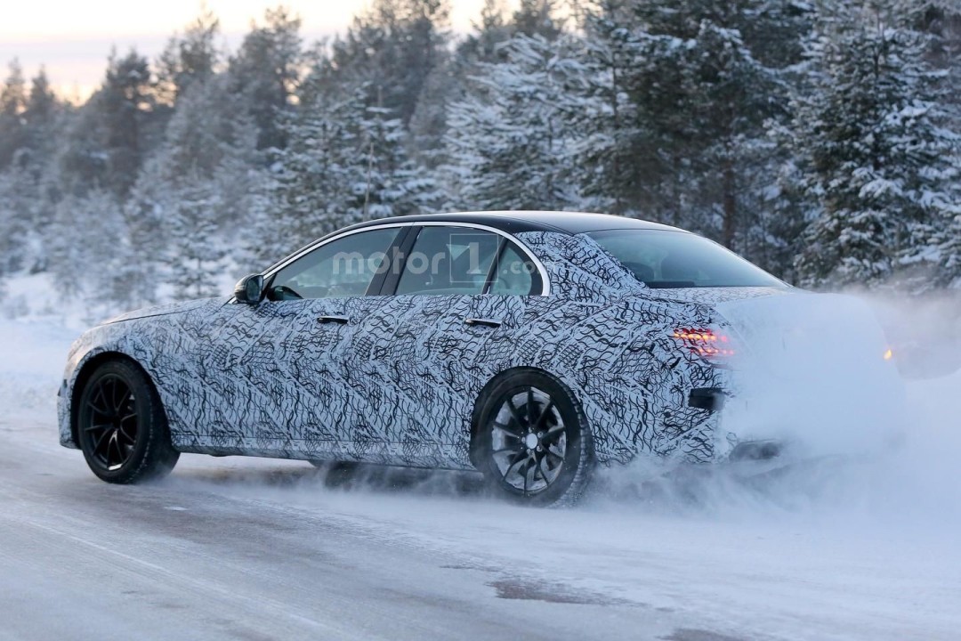 2017 Mercedes-AMG E63 Caught On Cam