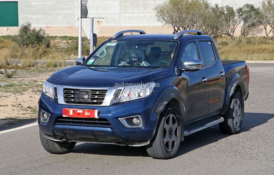 Possible Mercedes-Benz Pickup Mule Spied