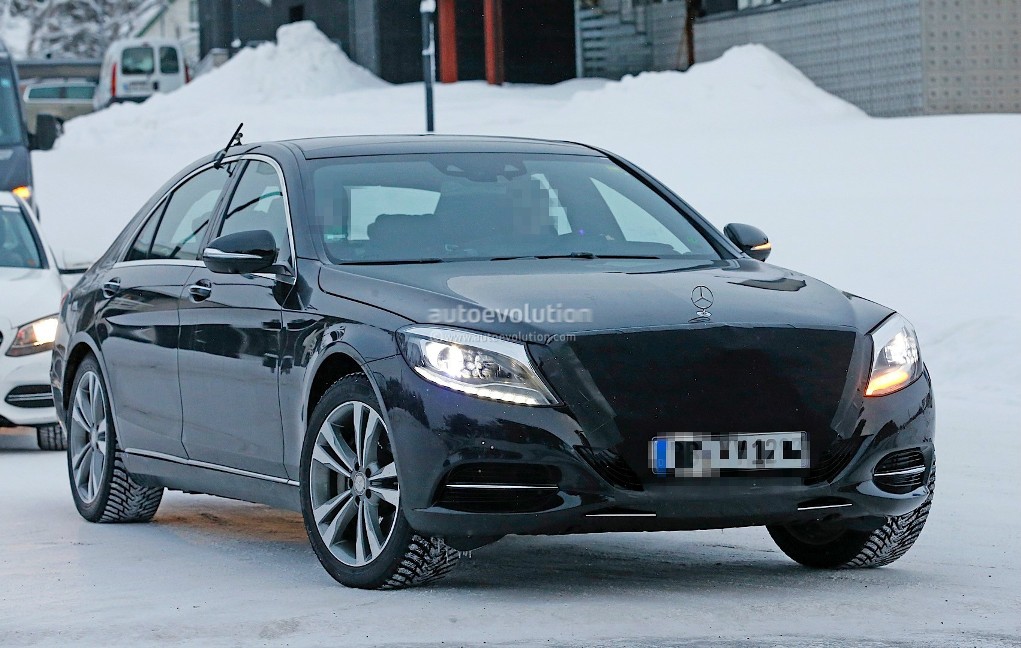 Face-Lifted Mercedes-Benz S-Class Caught On Camera