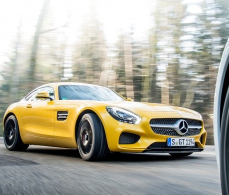 Mercedes-AMG GT S Vs Nissan GT-R Nismo in a Drag Race