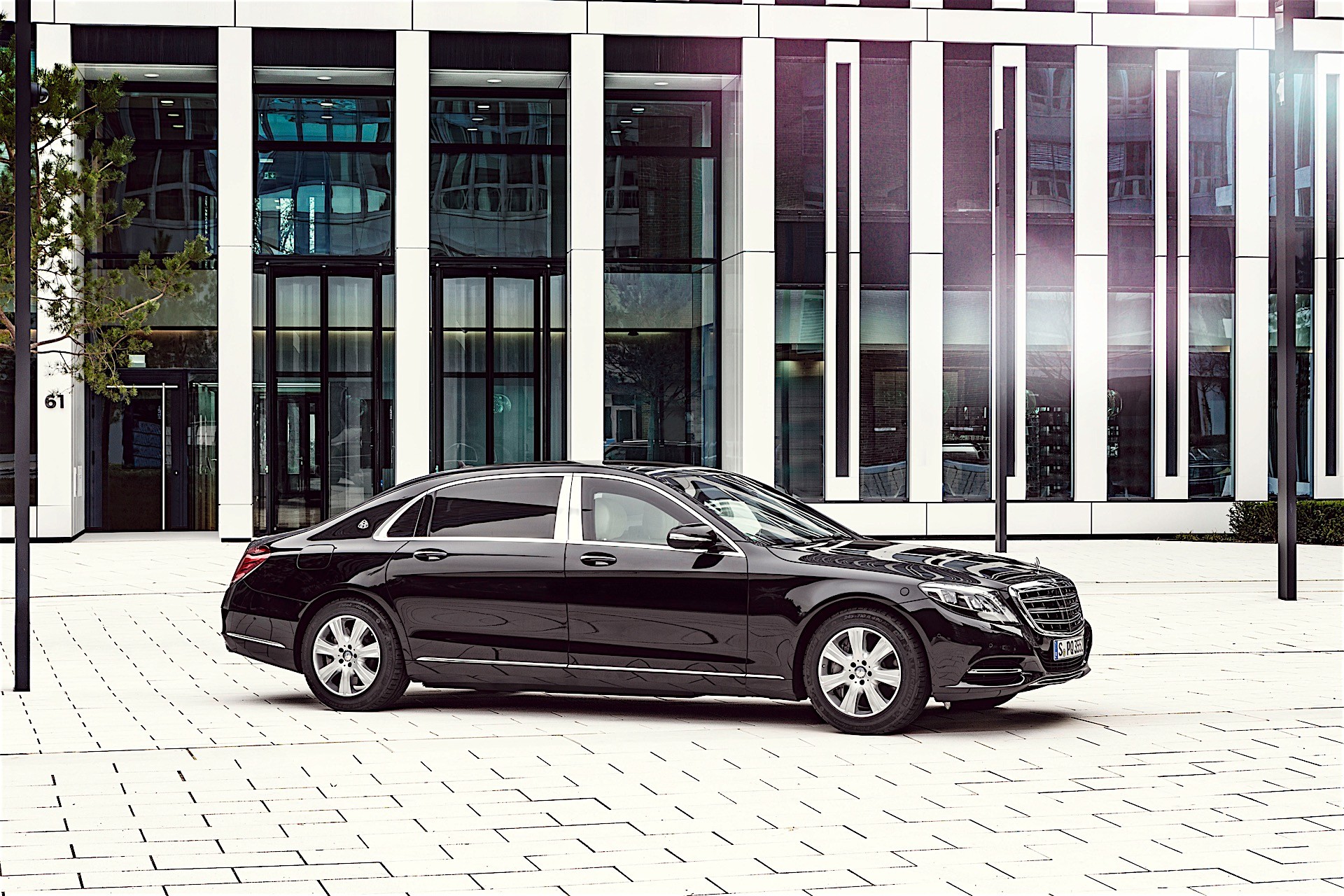Mercedes-Maybach S600 Guard Offers High-Level Bulletproof Protection