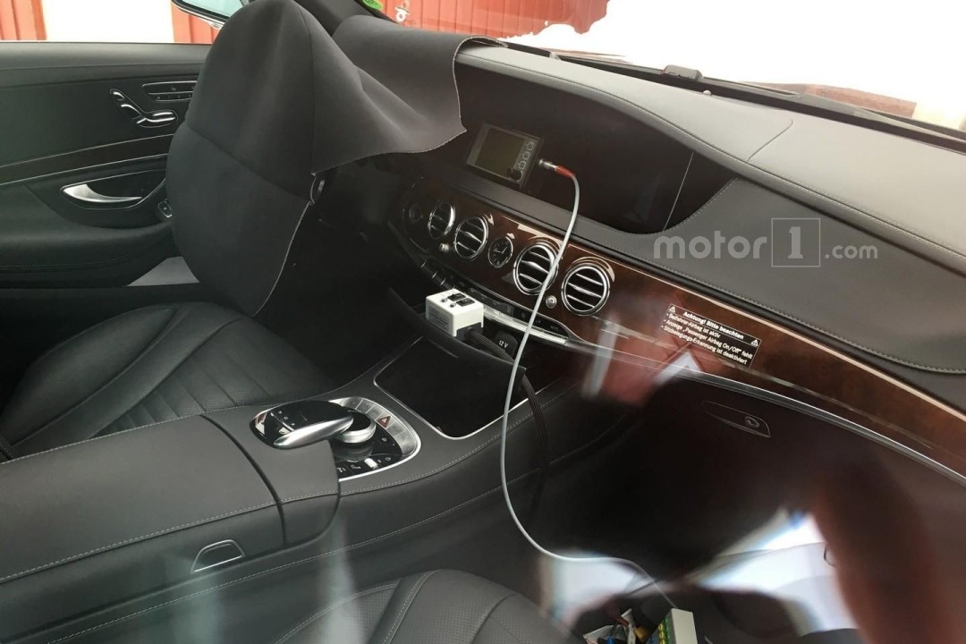 Lightly Camouflaged Mercedes-Benz S-Class Spotted