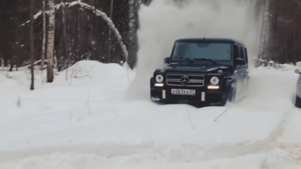 Mercedes-Benz G-Class Battle In Russia