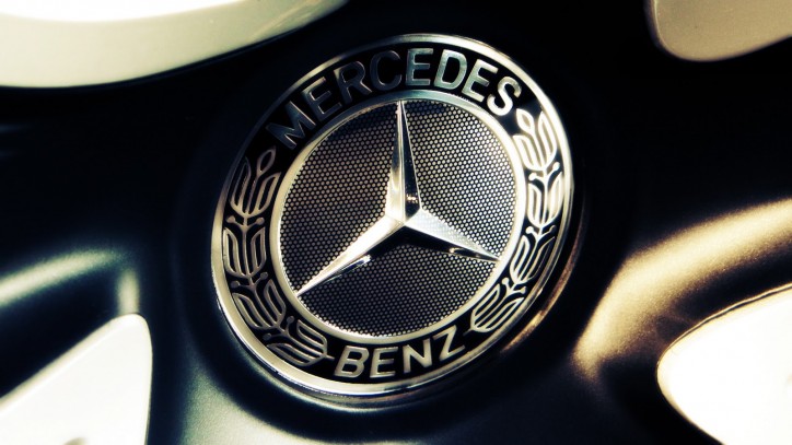 Mercedes-Benz Trails Behind BMW in 2015 Luxury Car Sales